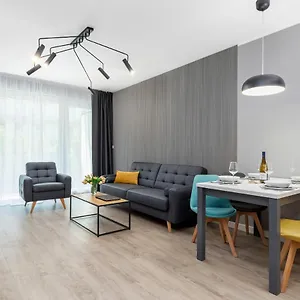 Modern City Center By Renters Apartment