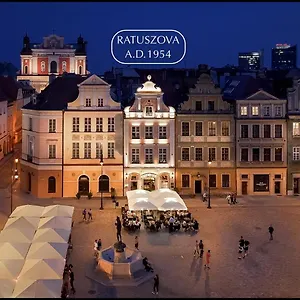 Ratuszova Stary Rynek Old Market Sq Premium & Restaurant Ad 1954 פוזנן